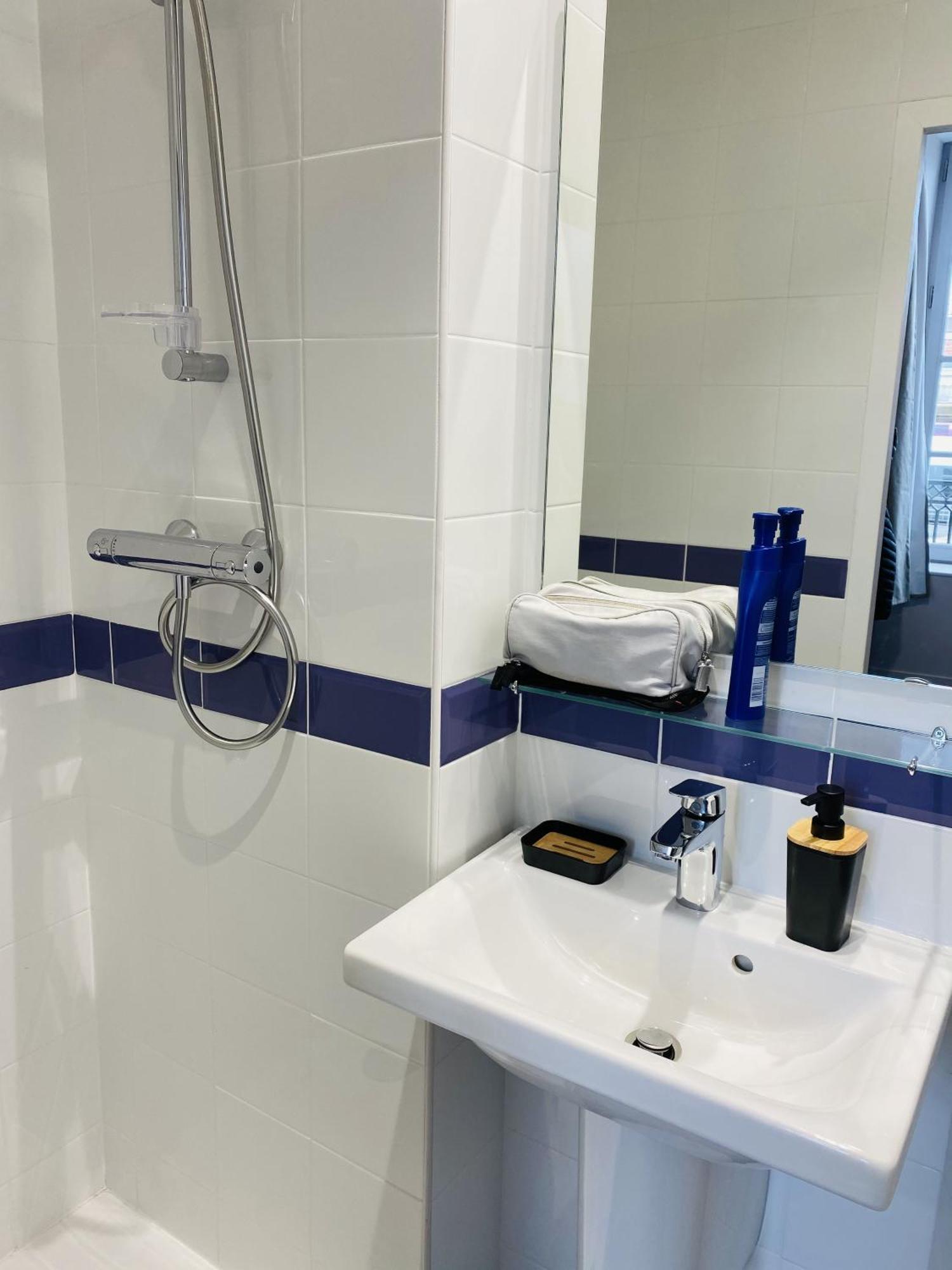 Hostel Flamingo Nimes Gare Centre Quarto foto